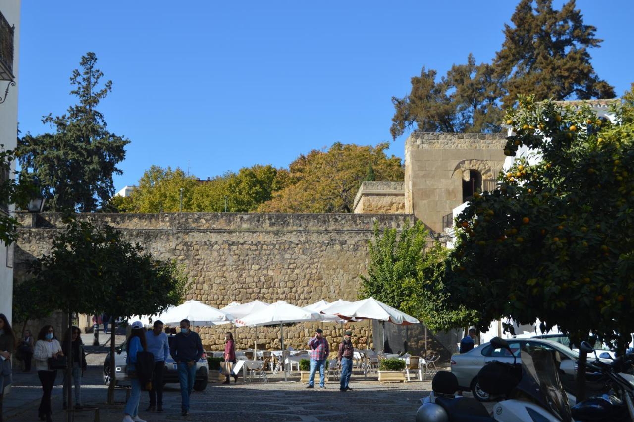 Puerta Sevilla Parking Gratis Cordoba Luaran gambar