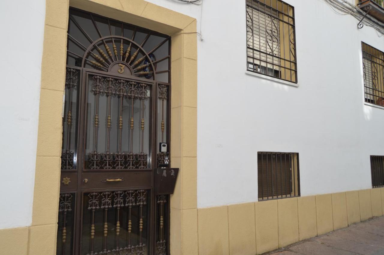 Puerta Sevilla Parking Gratis Cordoba Luaran gambar