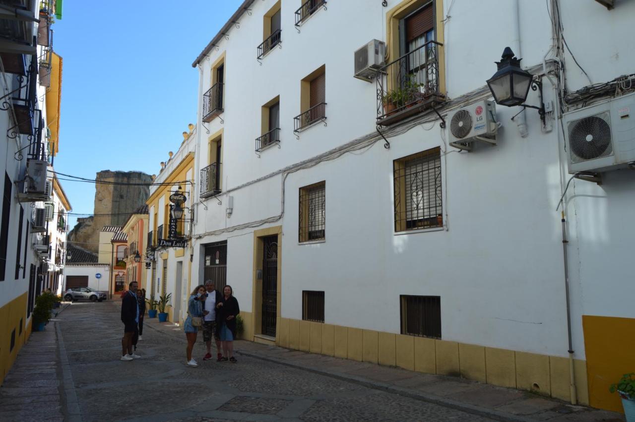 Puerta Sevilla Parking Gratis Cordoba Luaran gambar