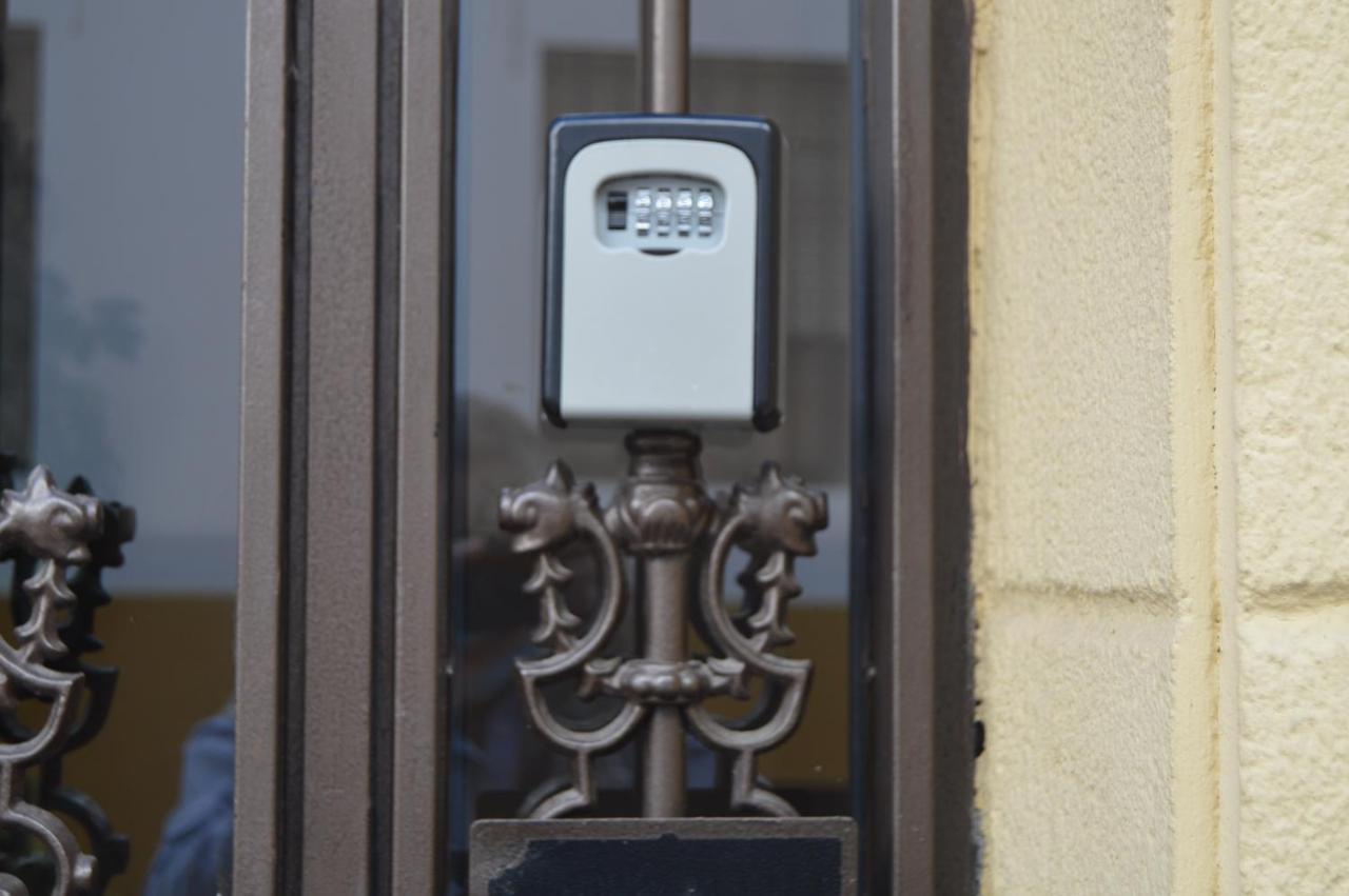 Puerta Sevilla Parking Gratis Cordoba Luaran gambar