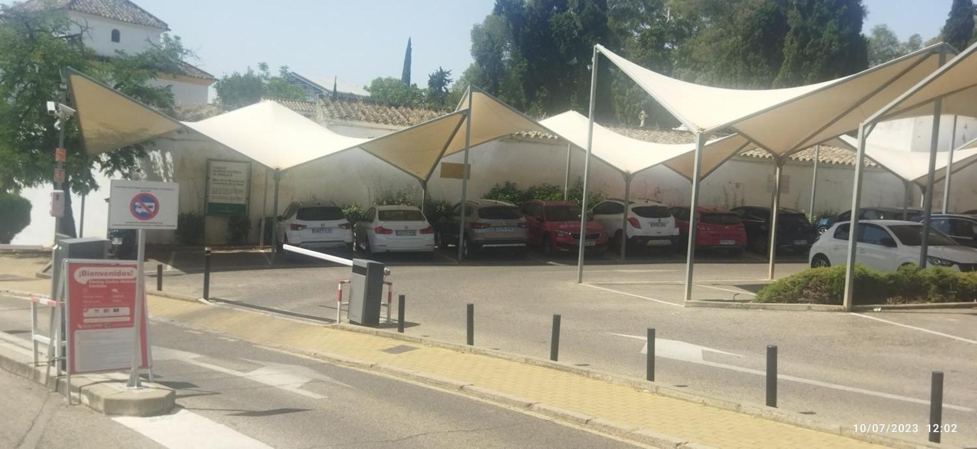 Puerta Sevilla Parking Gratis Cordoba Luaran gambar